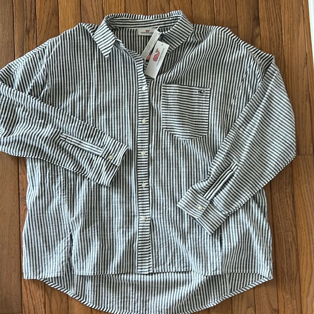 NWT vineyard vines ladies  Black and White Striped Shirt